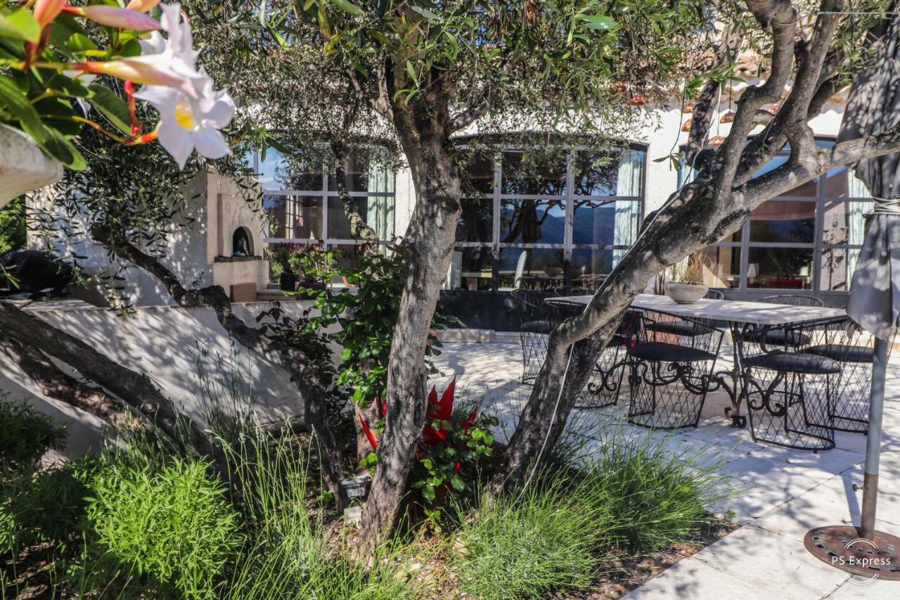 Отель Mas De Provence En Riviera La Roquette-sur-Var Экстерьер фото